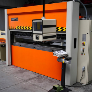 SAFAN 50 t x 2550 mm- 6 osi CNC -Windows